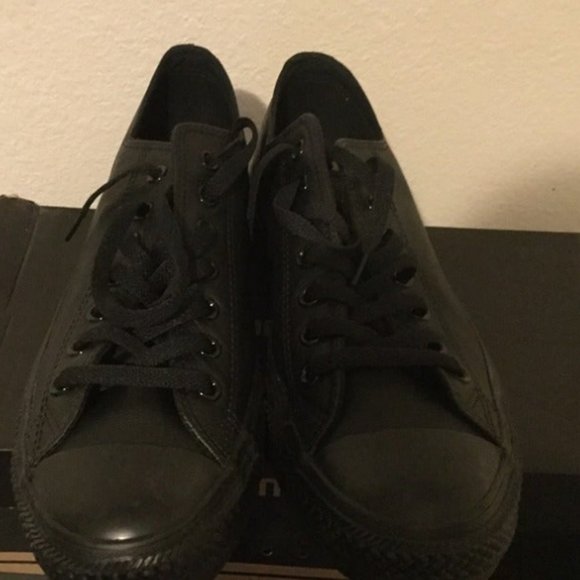 Converse Chuck Taylor Allstar Leather low tops